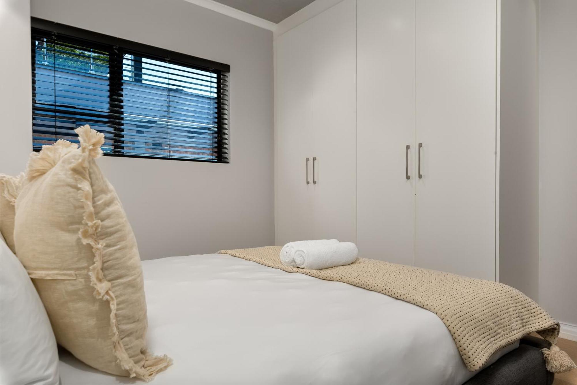 The Docklands Luxury Apartments Кейптаун Екстериор снимка